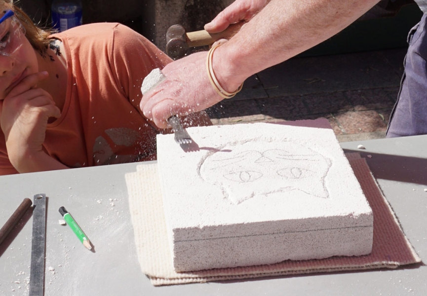 cours-sculpture-sur-pierre-pierre-carcauzon